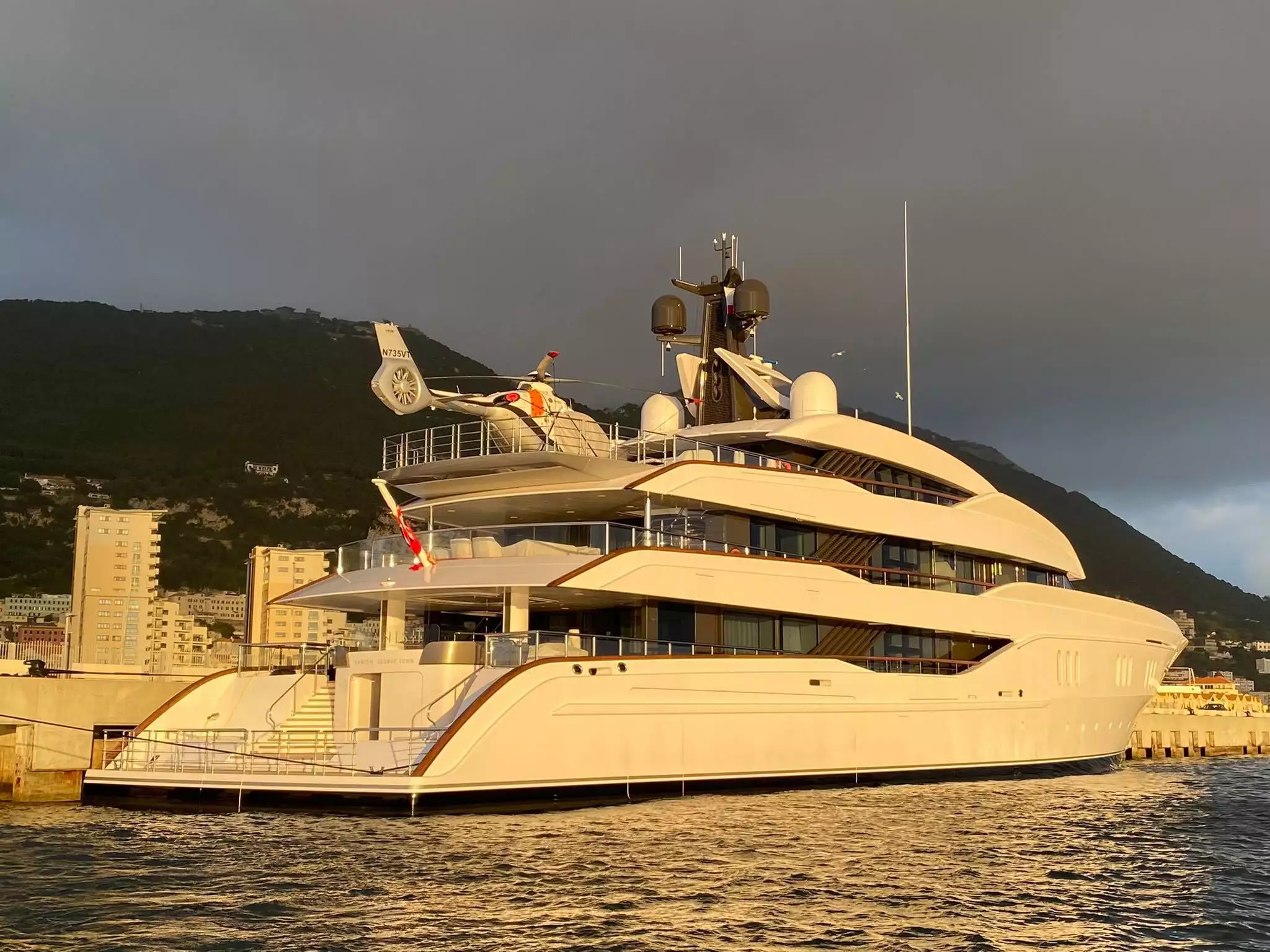 Яхта Vanish — Feadship — 2021 — владелец Ларри Ван Тюл