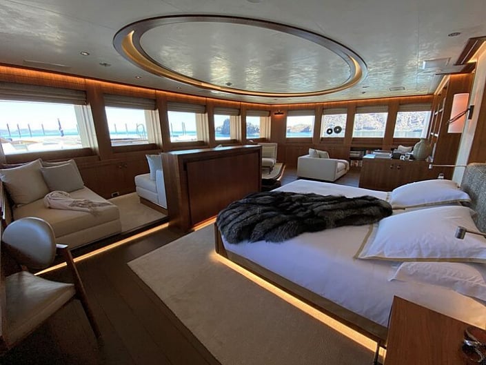 seven seas yacht inside