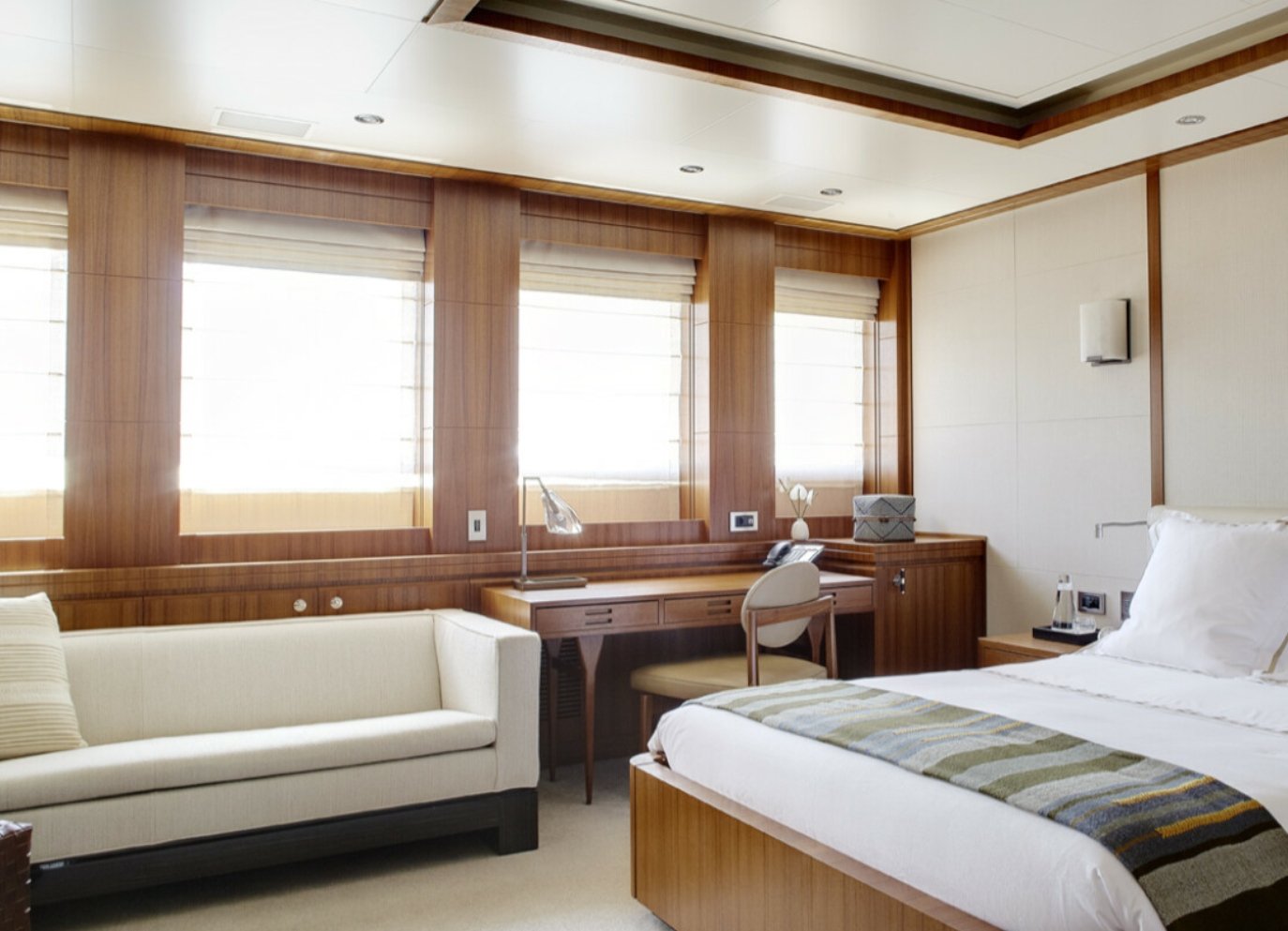 yacht Seven Seas intérieur 