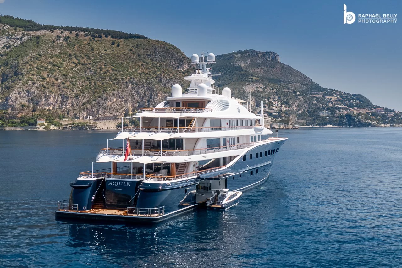 AQUILA Yacht • Derecktor • 2010 • armatore Ann Walton Kroenke