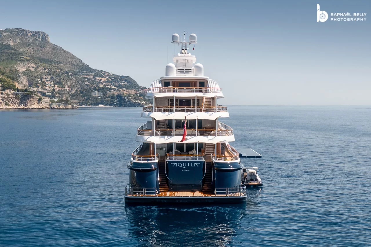 AQUILA Yat • Derecktor • 2010 • sahibi Ann Walton Kroenke