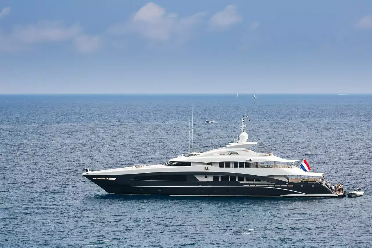 Yate My Loyalty – Heesen – 2016 – propietario Robert van der Wallen