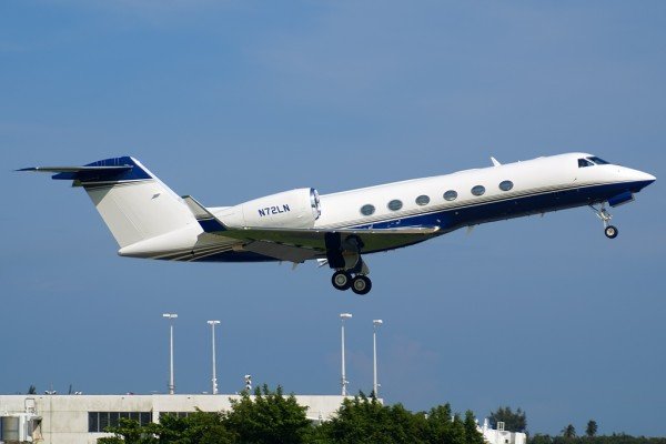 N72LN – Gulfstream G450 – Paul Fireman privéjet