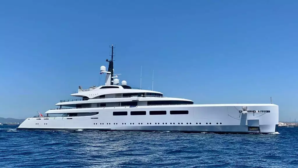 VAVA II yacht – Devonport – 2012 – owner Ernesto Bertarelli