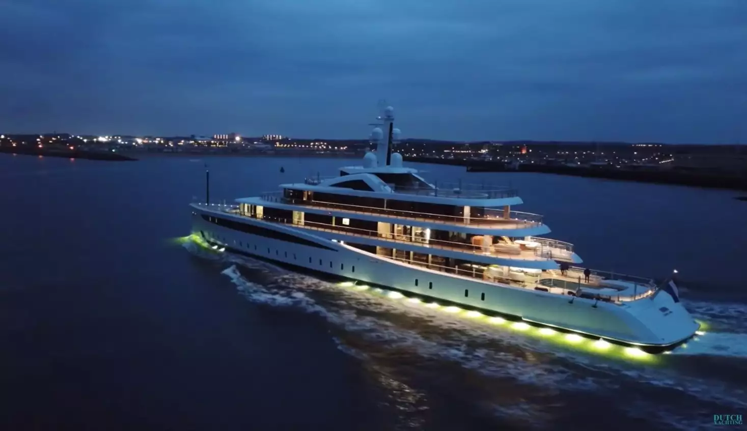 يخت VIVA • Feadship • 2021 • المالك فرانك فيرتيتا