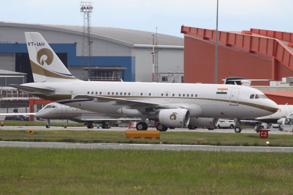 VT-IAH • Airbus A319 • sahibi Anil Ambani