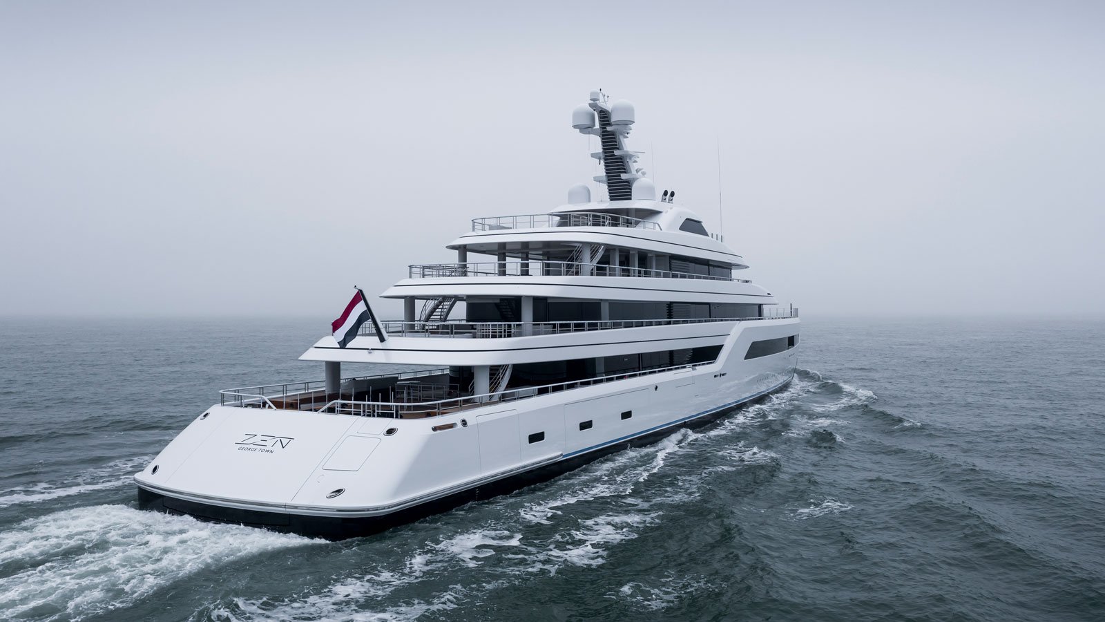 洋書 THE WORLD'S MOST EXTRAORDINARY YACHTS portada.webp