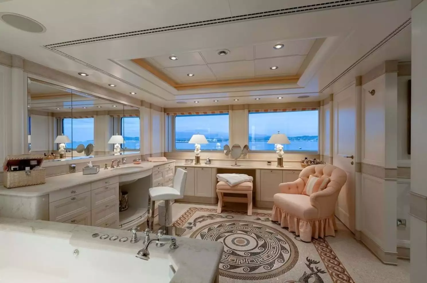 yacht Carinthia VII intérieur