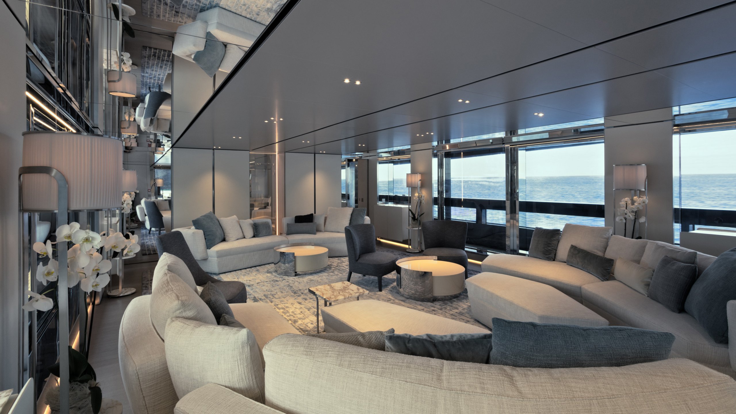 yacht Flying Dagger interior