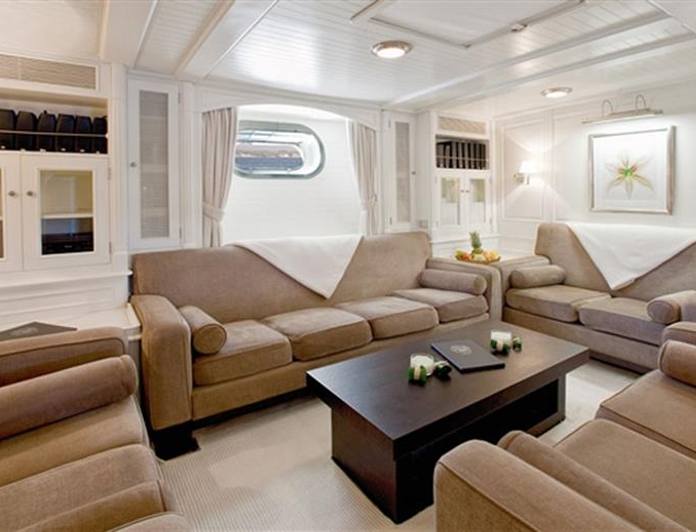 yacht Mari Cha interior