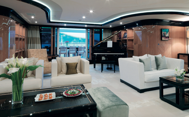 yacht Meamina interior
