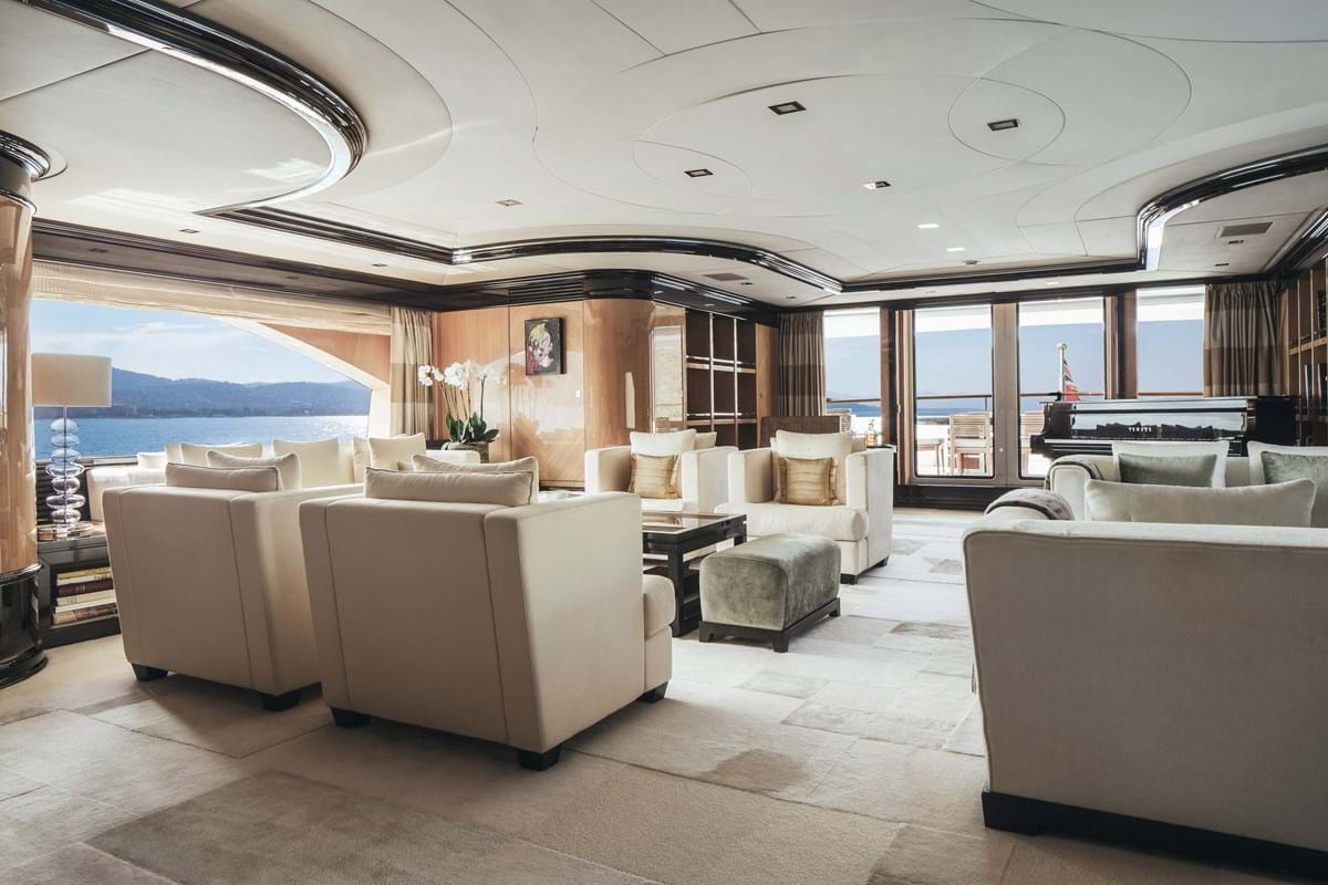 interno dell'yacht Meamina