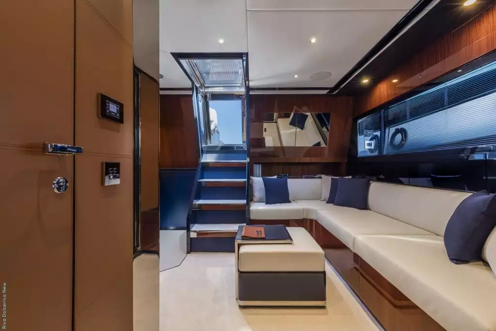 intérieur yacht Monza – Riva Dolceriva
