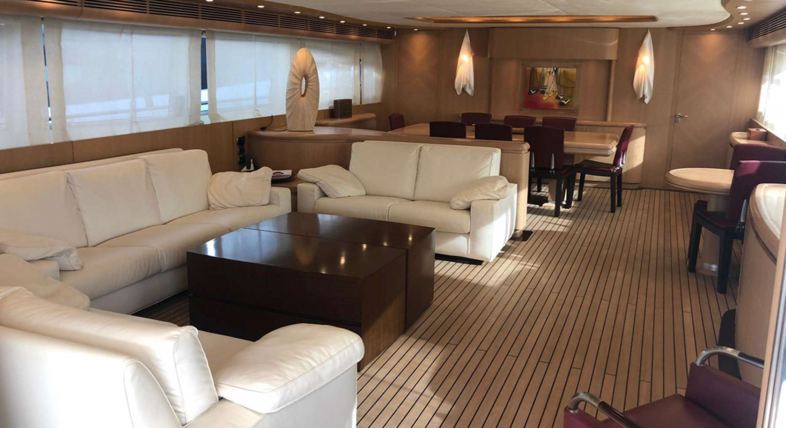 yacht Pitina intérieur