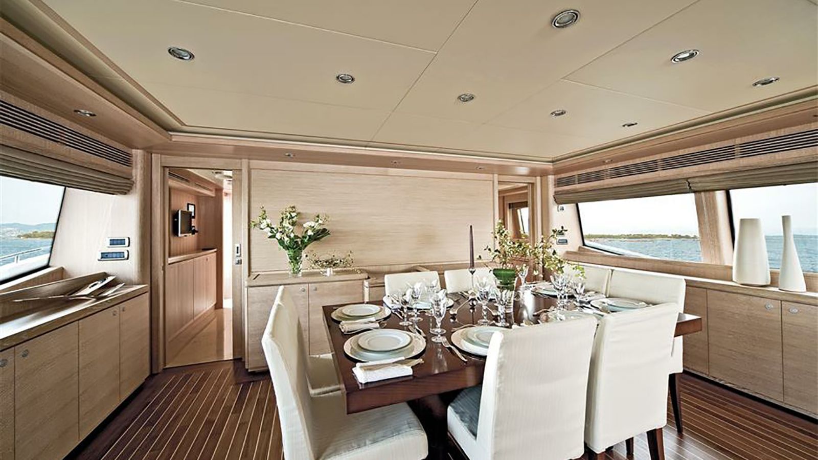 yacht Tian interior