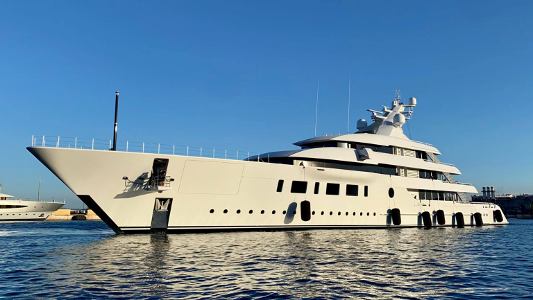 Inside BLISS Yacht • Feadship • 2021 • Value $200,000,000 • Owner US ...