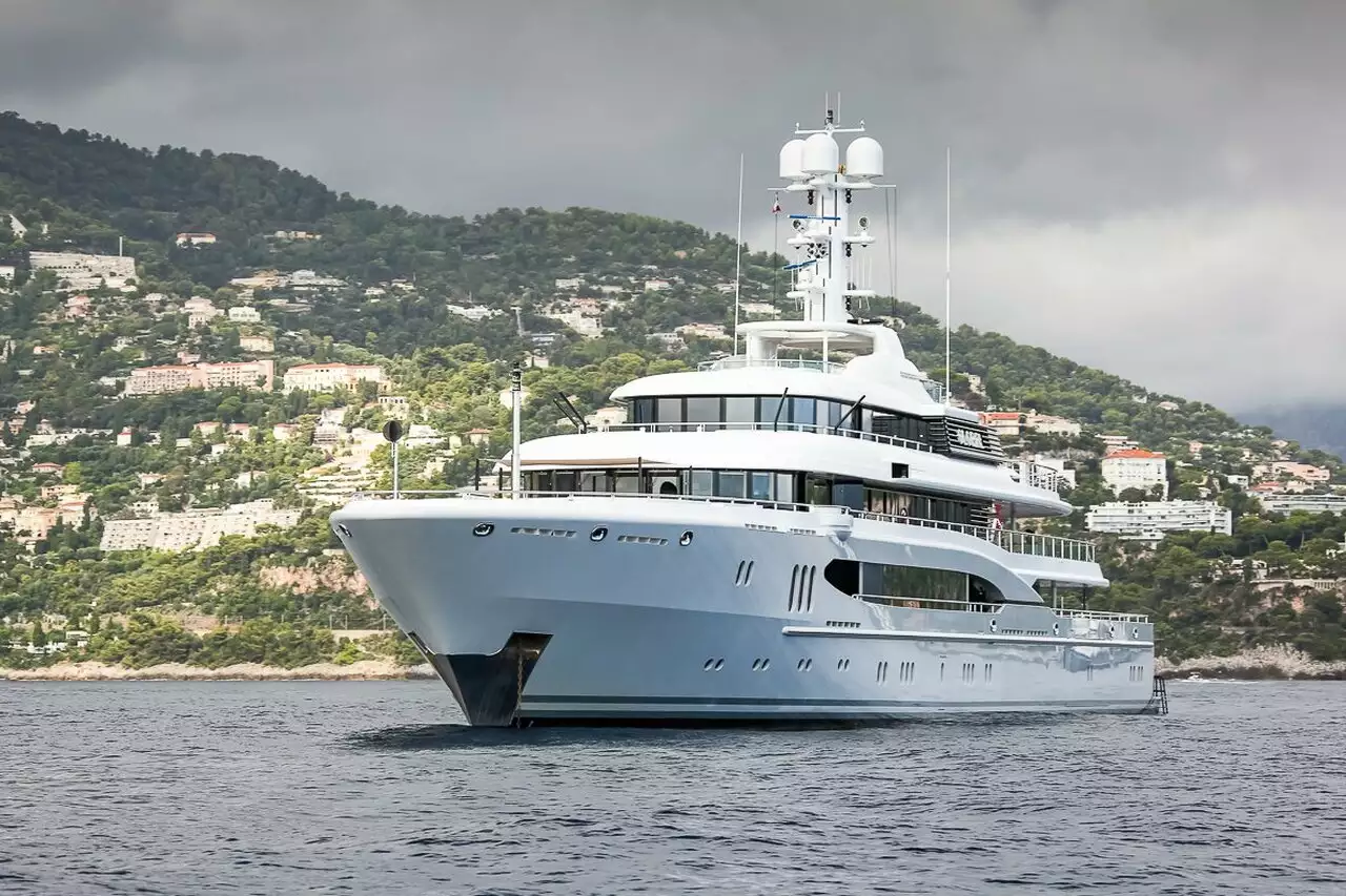 GLOBAL Yacht • Lurssen • 2007 • Owner Lars Windhorst