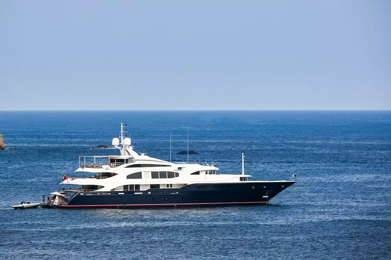 LADY MICHELLE Yacht – Benetti – 2003 – Propriétaire Mike Fernandez 