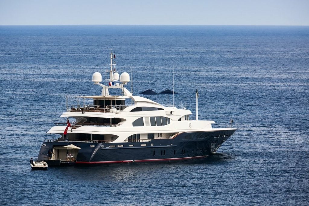 who owns the lady michelle yacht