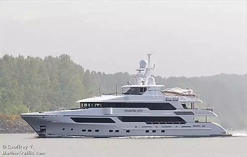 who owns the missing link yacht