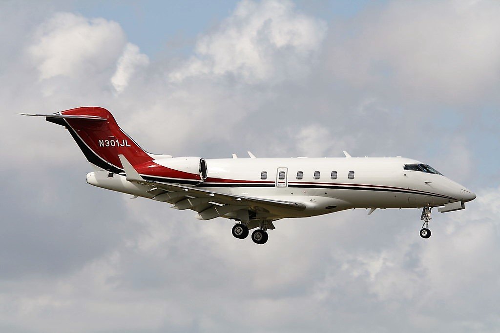 N301JL • Bombardier Challenger 300 • Enlace de gato