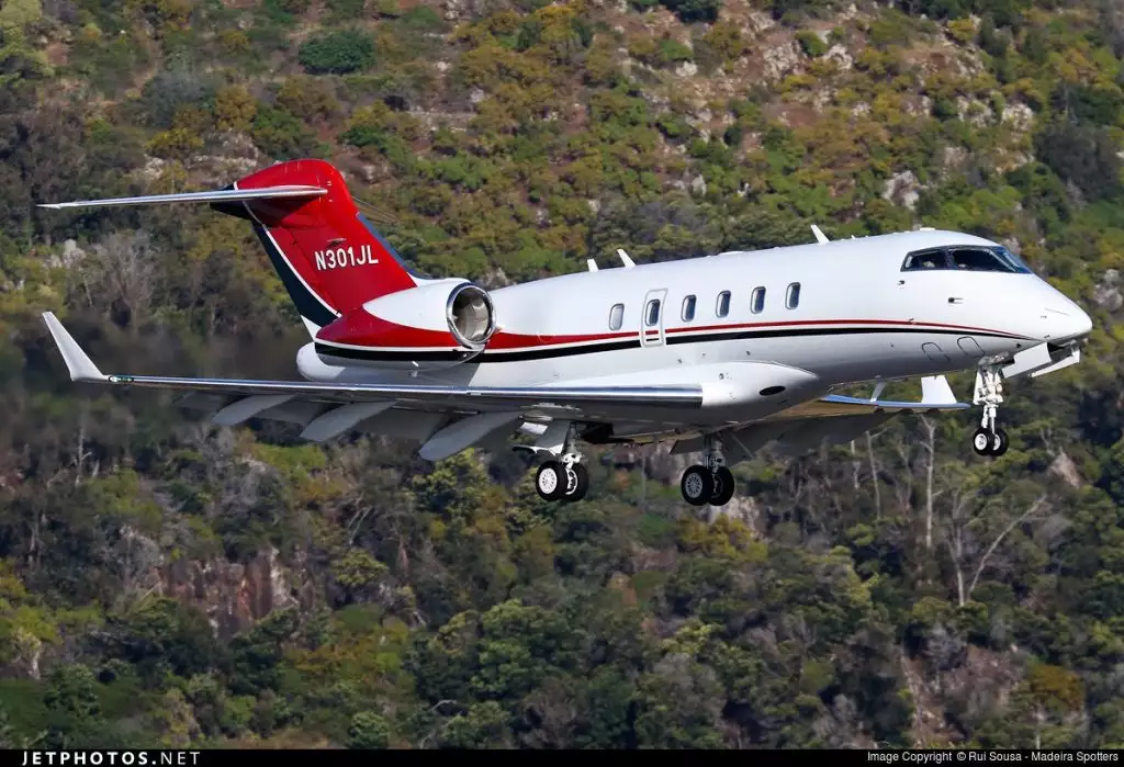 N301JL • Bombardier Challenger 300 • Enlace de gato