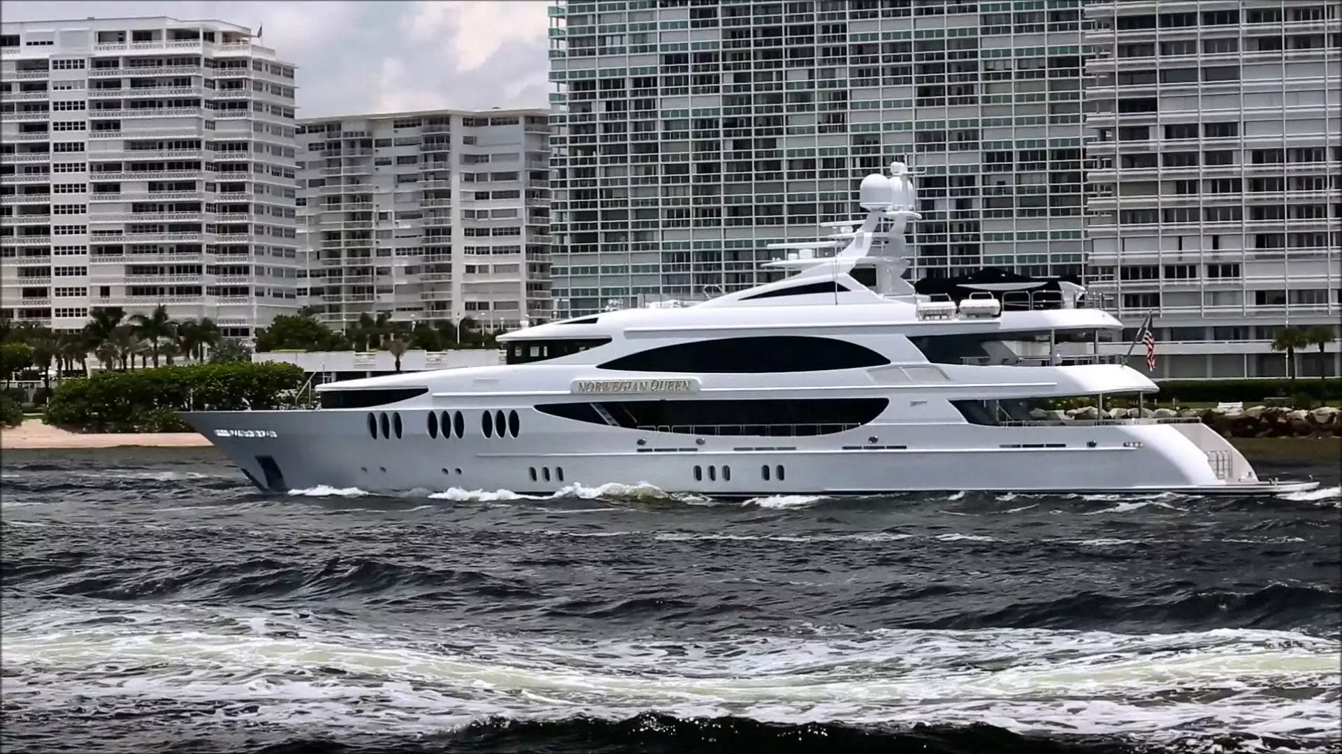 NORWEGIAN QUEEN yacht • Trinity • 2008 • armatore Christine Lynn