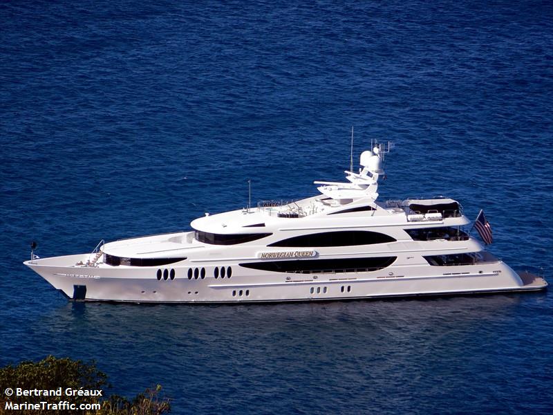 NORWEGIAN QUEEN yacht • Trinity • 2008 • owner Christine Lynn