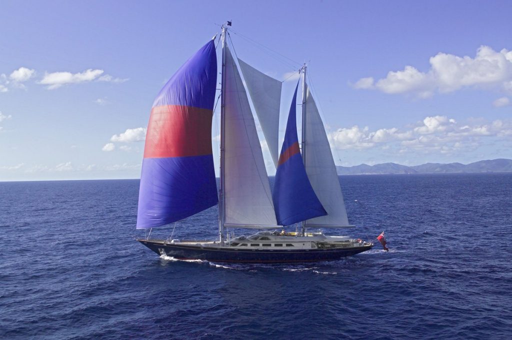 SY Andromeda La Dea – Perini Navi – 1990 – propietario Charles Darby