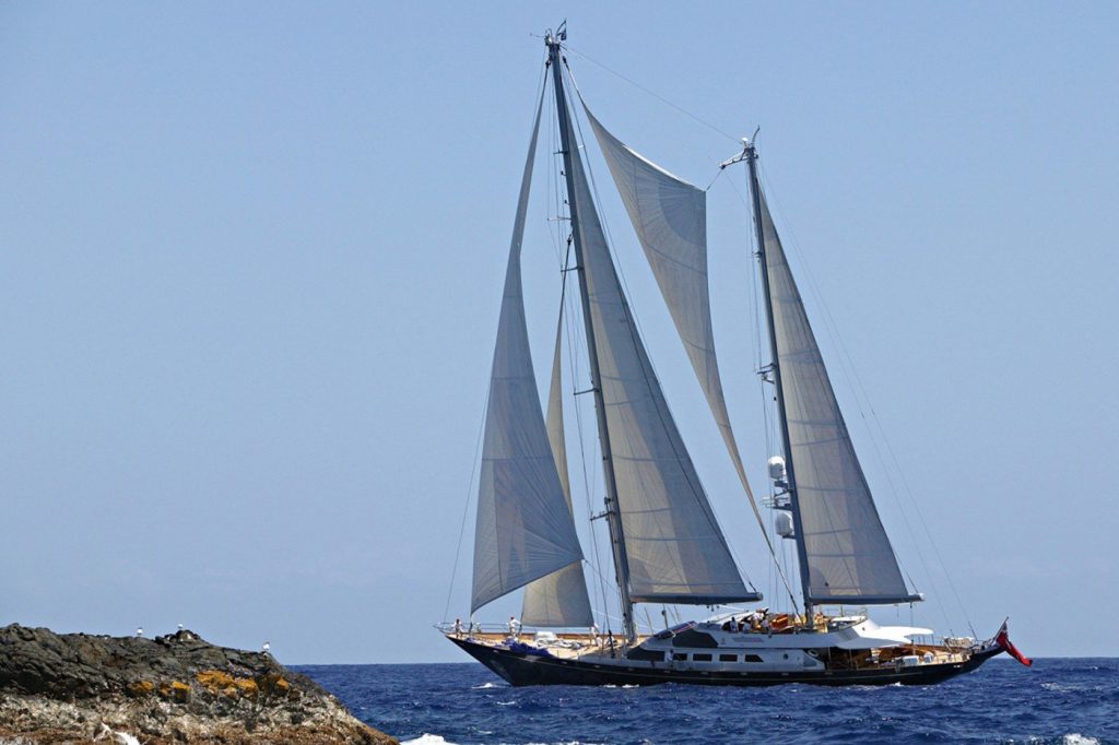 SY Andromeda La Dea – Perini Navi – 1990 – eigenaar Charles Darby