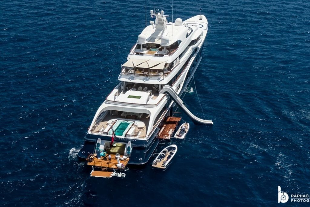 Superyachtfan - Heli-ops with Bernard Arnault's yacht