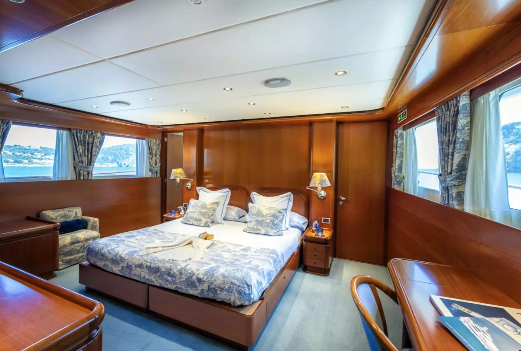 pour yacht ALCOR intérieur