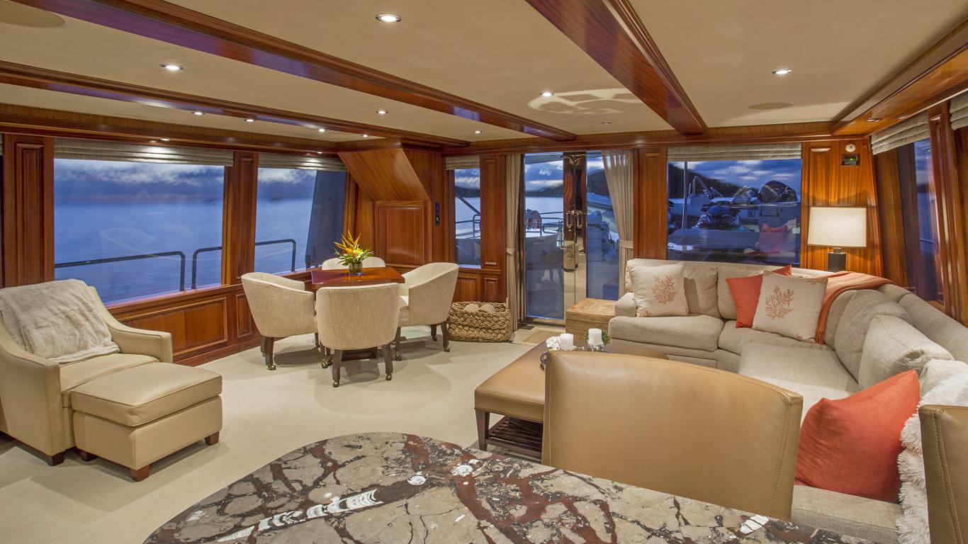 interno dell'yacht Antares