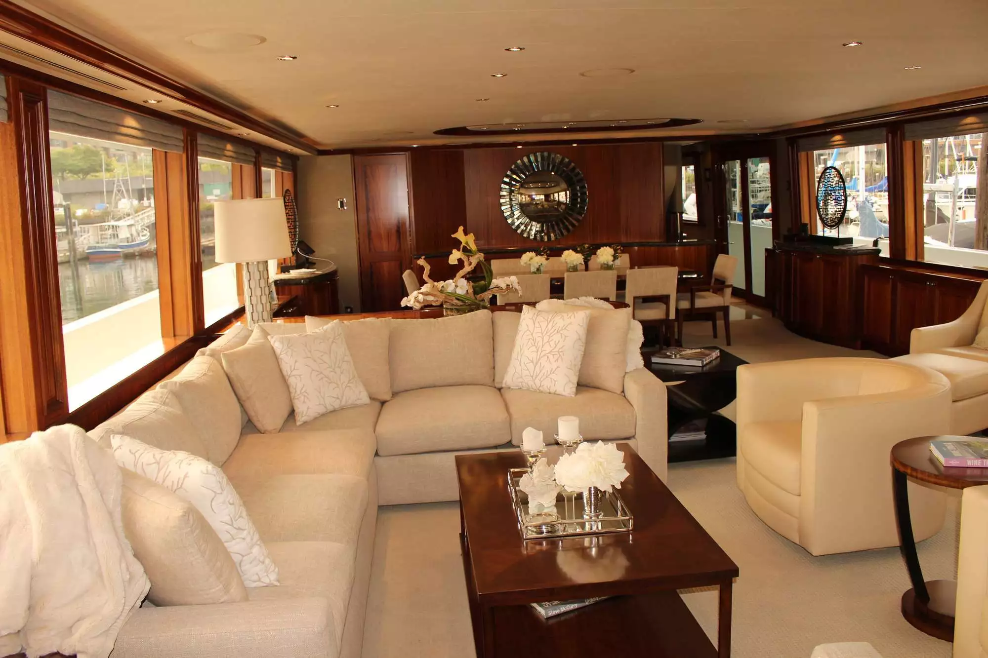 interno dell'yacht Antares