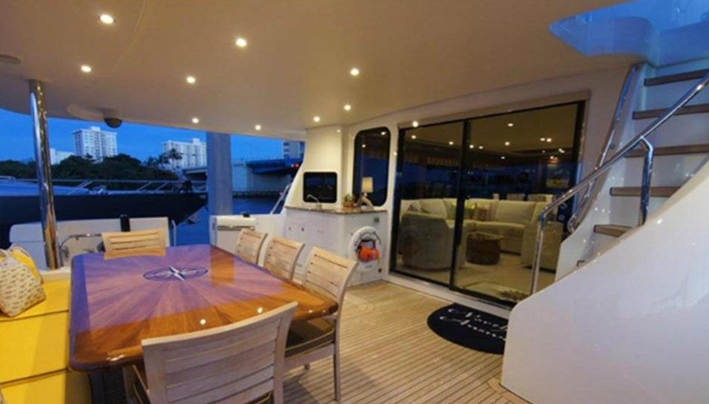 Intérieur du yacht Bossman 