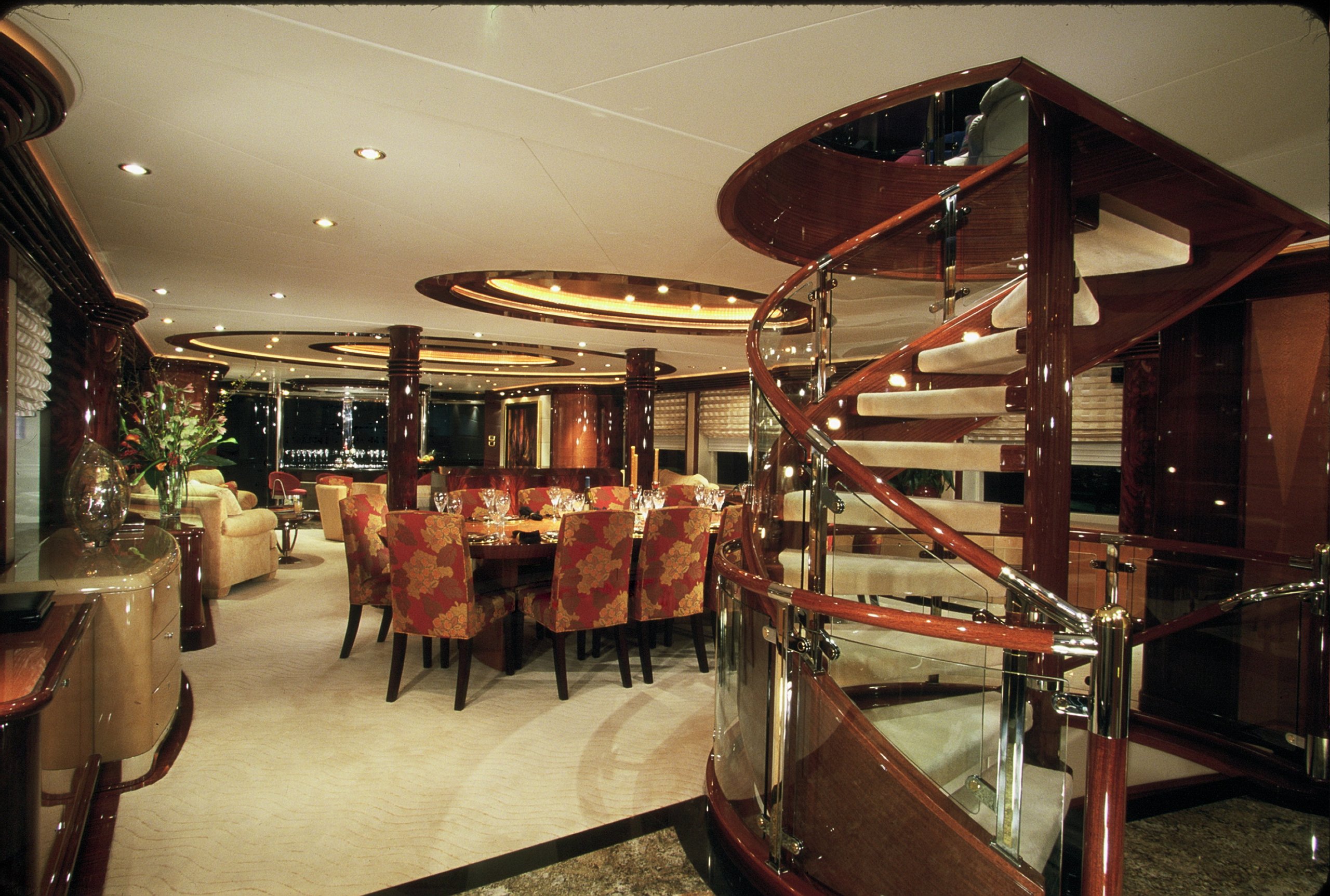 interior del yate Gran Finale 