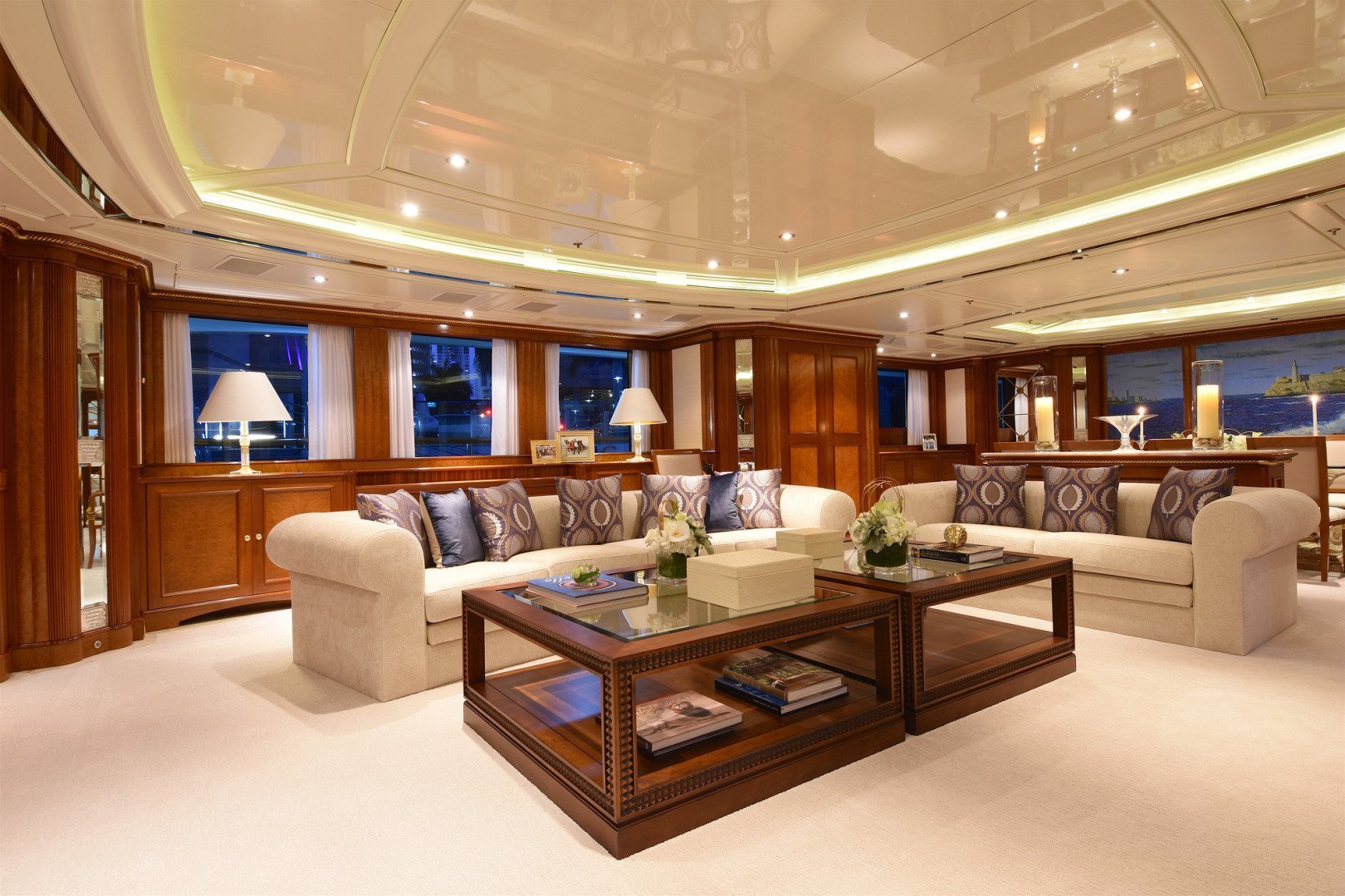 yacht Lady Michelle interior