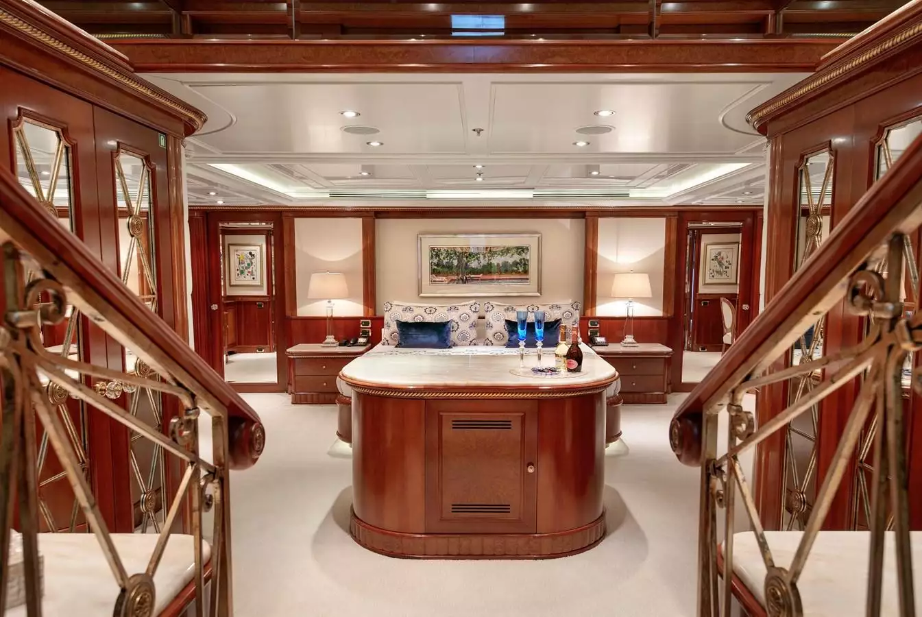 yacht Lady Michelle interior