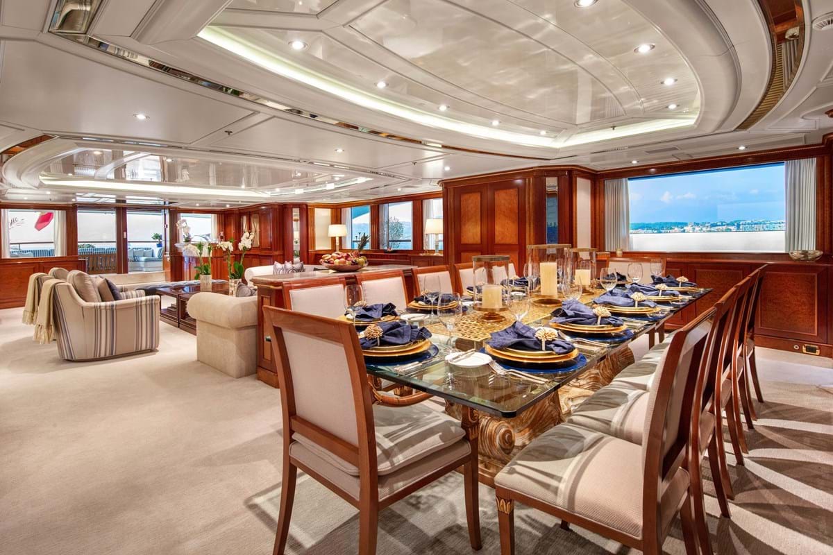 yacht Lady Michelle interior