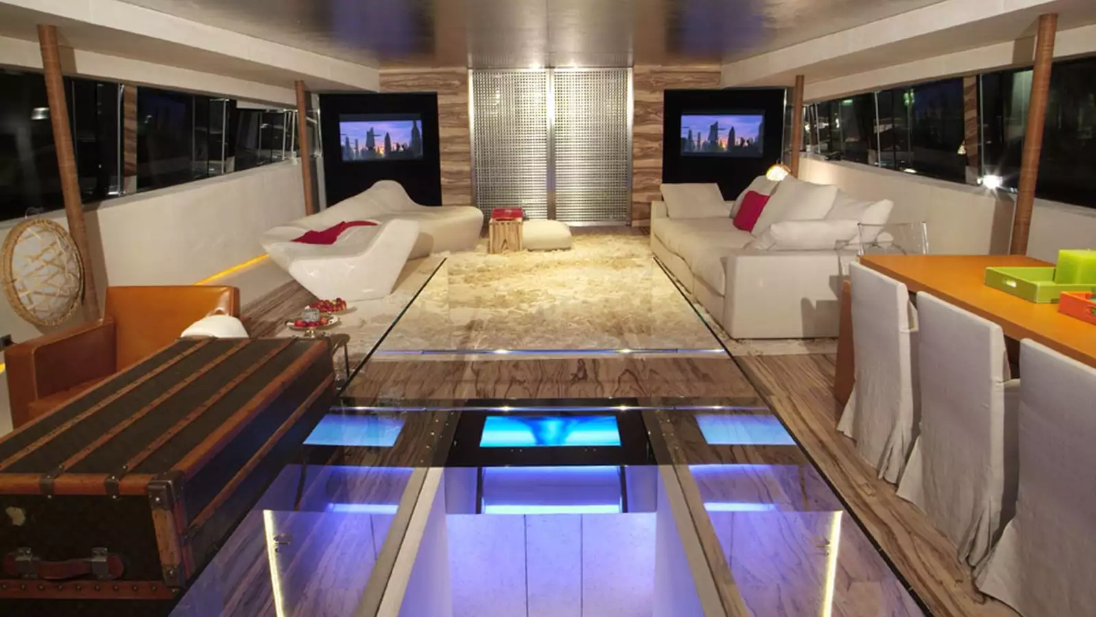 yacht Nina J intérieur