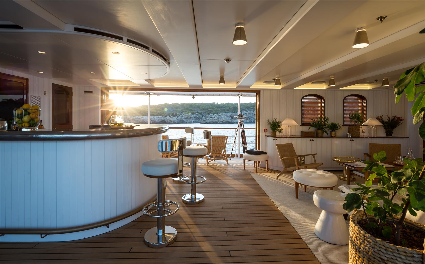yacht Shemara interior
