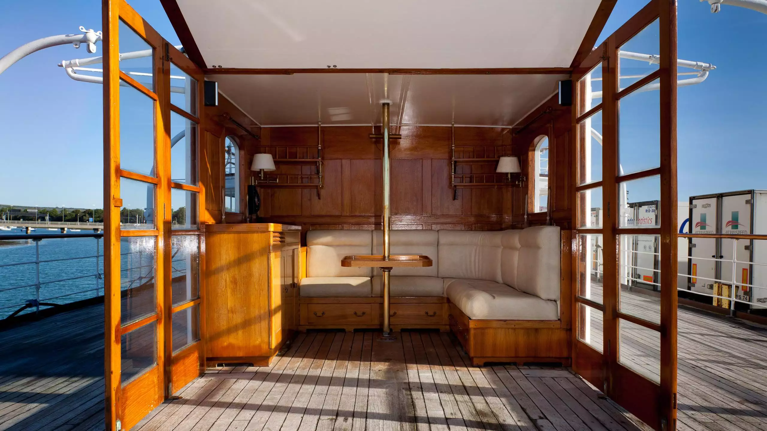 yacht Shemara intérieur