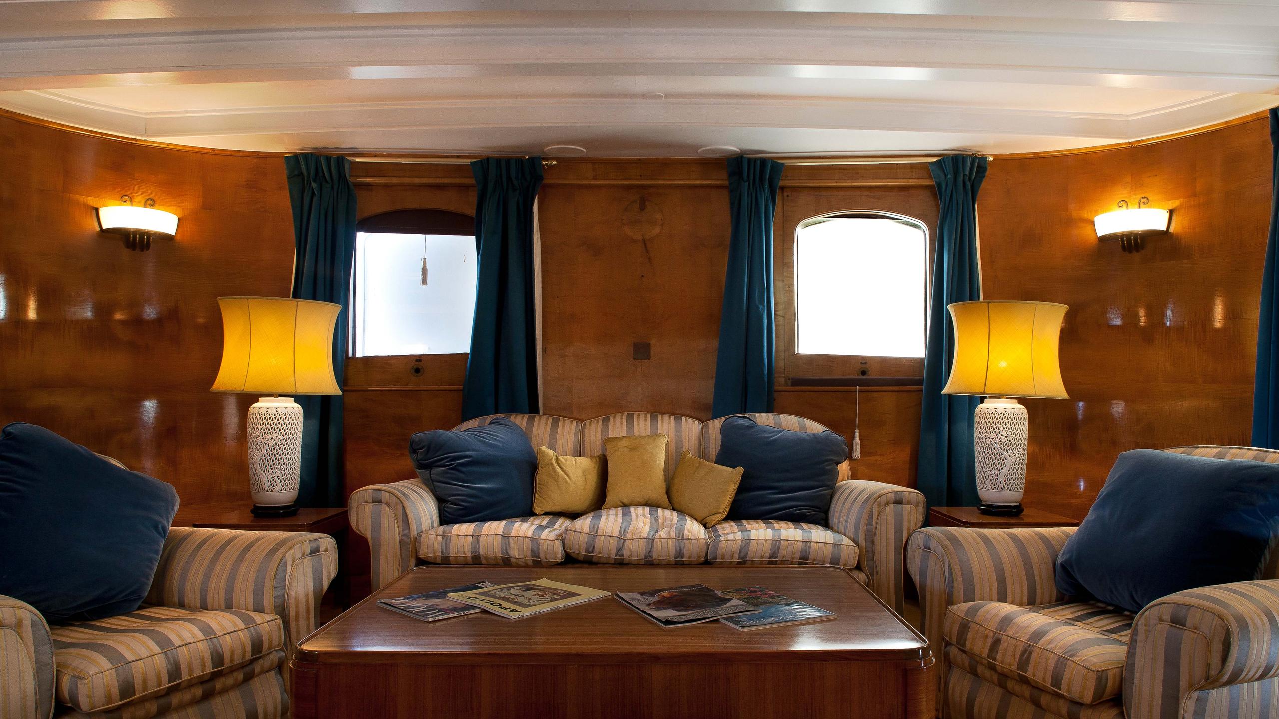 yacht Shemara interior