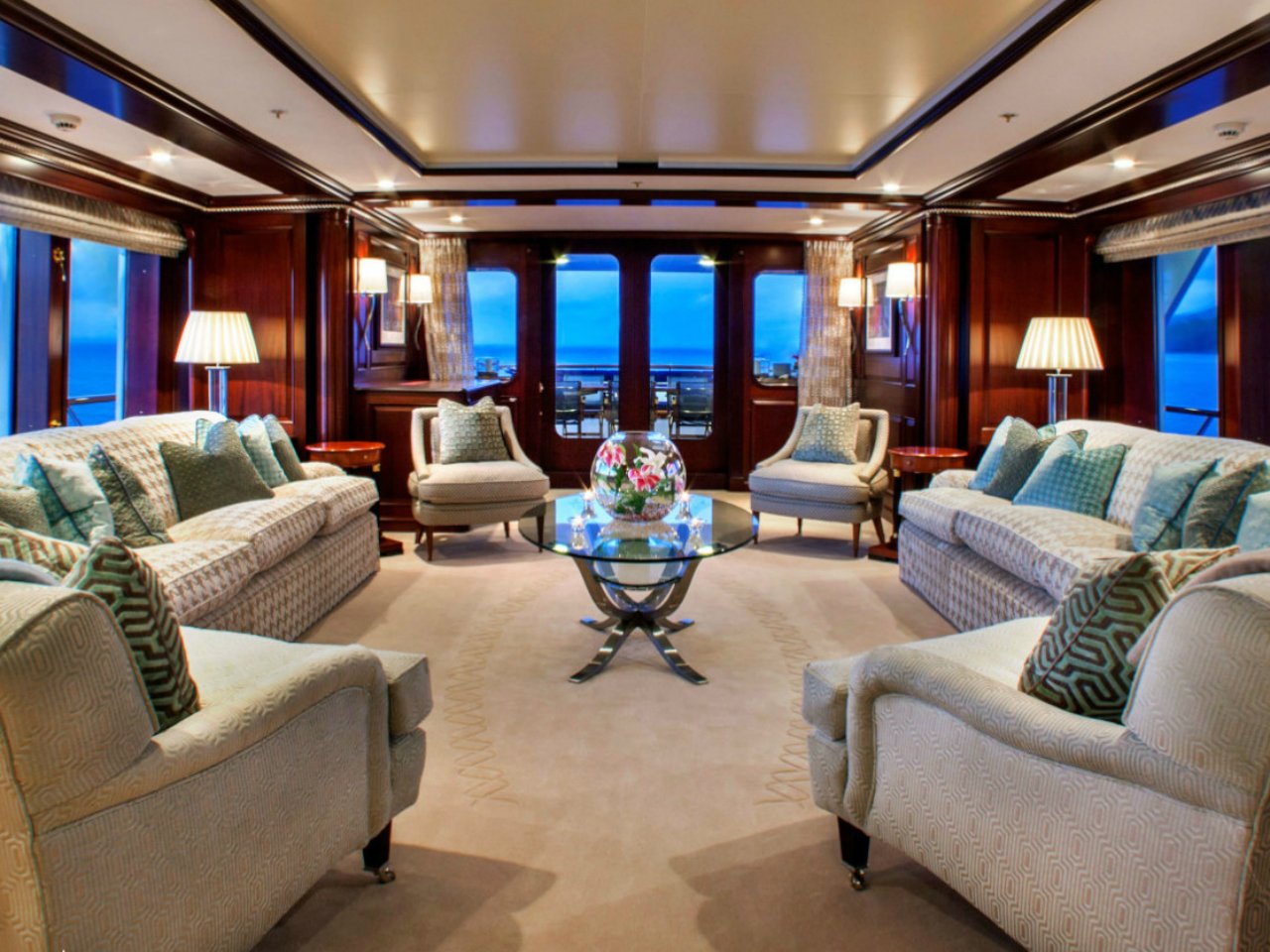 yacht Teleost interior