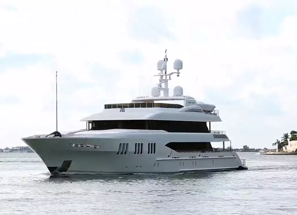 CARPE DIEM yacht • Trinity • 2011 • Proprietario Perry Weitz