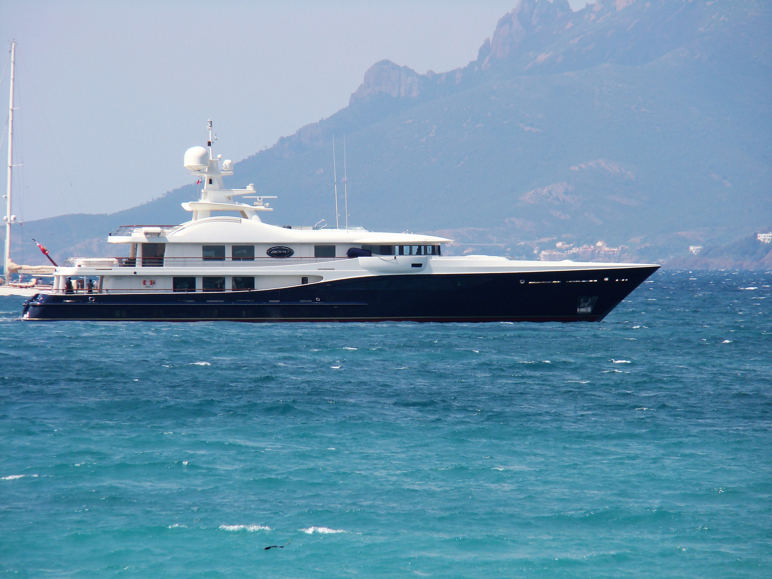 Deniki yacht • Amels • 2007 • proprietario Marcel Boekhoorn