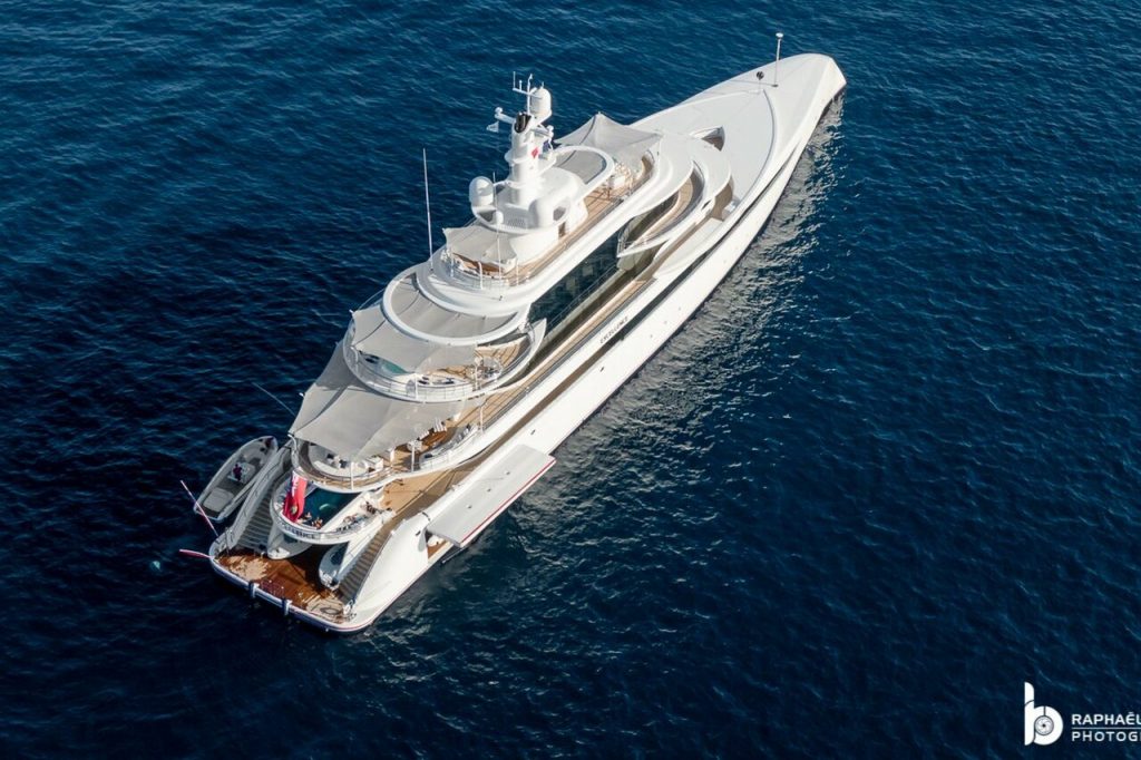 Yacht d'excellence • Abeking & Rasmussen • 2019 • propriétaire Herb Chambers