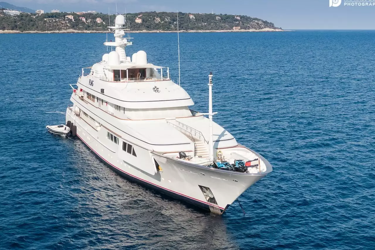 FLAG Yacht • Feadship • 2000 • Valore $45M • Proprietario Tommy Hilfiger