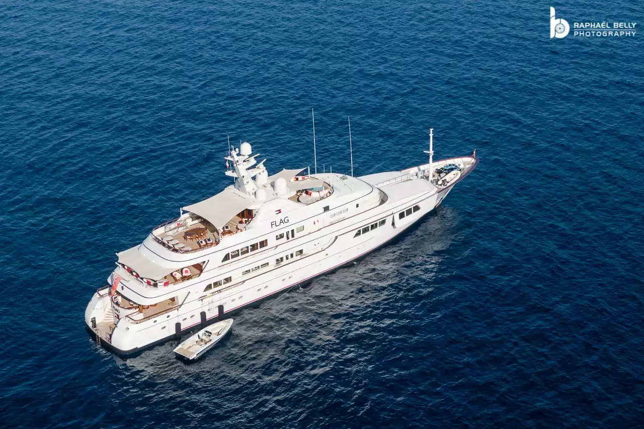 يخت FLAG • Feadship • 2000 • القيمة $45M • المالك تومي هيلفيغر