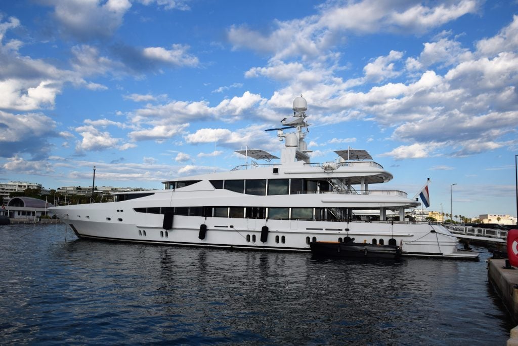 يخت الصداقة • Oceanco • 2000 • مالكه Jasper de Rooij